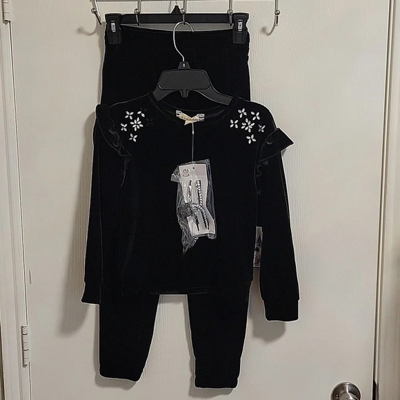 New With Tag Girls 2 Piece Top & Pants with Matching Hair Clip Size 8 Velor Soft - Picture 9 of 9